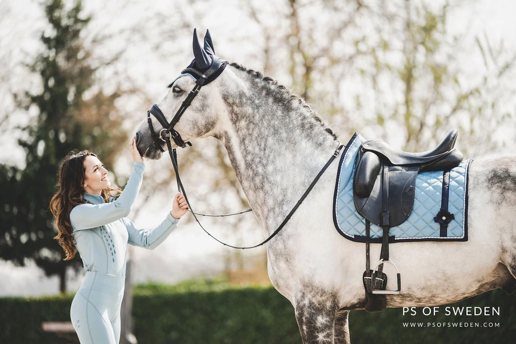 PS Of Sweden Bow Dressage Saddle Pad Aqua 3 PS Of Sweden Bow Dressage Saddle Pad Aqua - Image 3